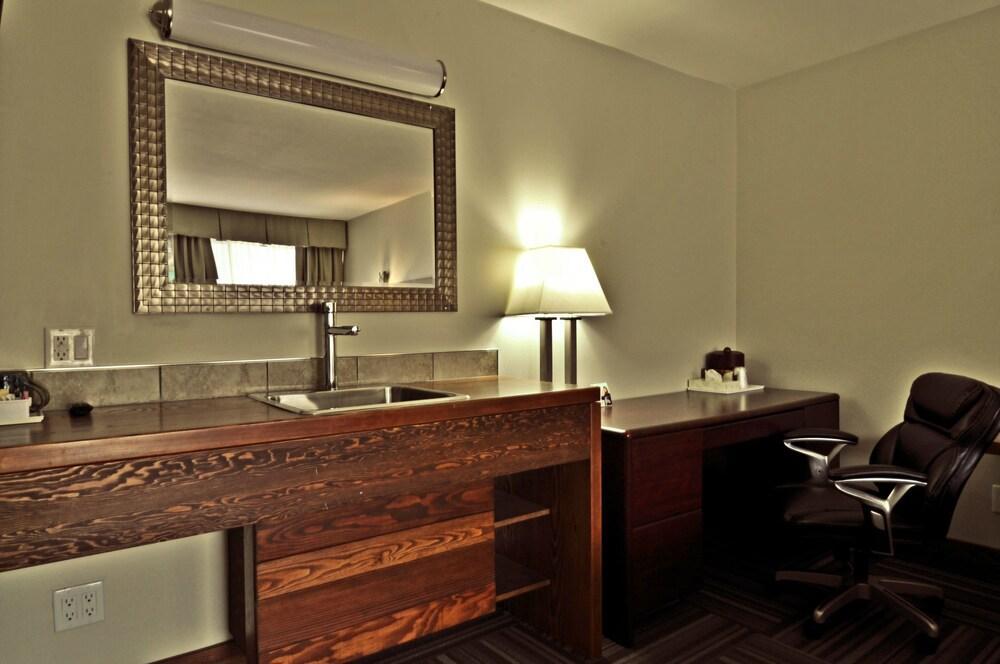 Travelodge By Wyndham Golden Sportsman Lodge Ngoại thất bức ảnh