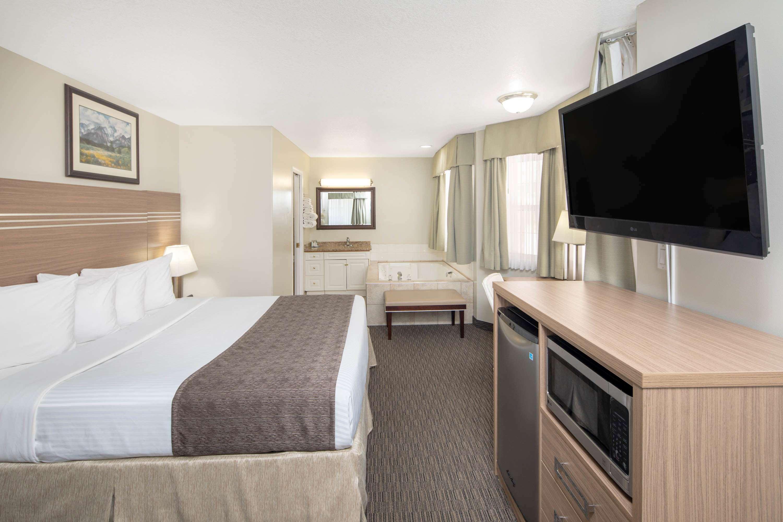 Travelodge By Wyndham Golden Sportsman Lodge Ngoại thất bức ảnh
