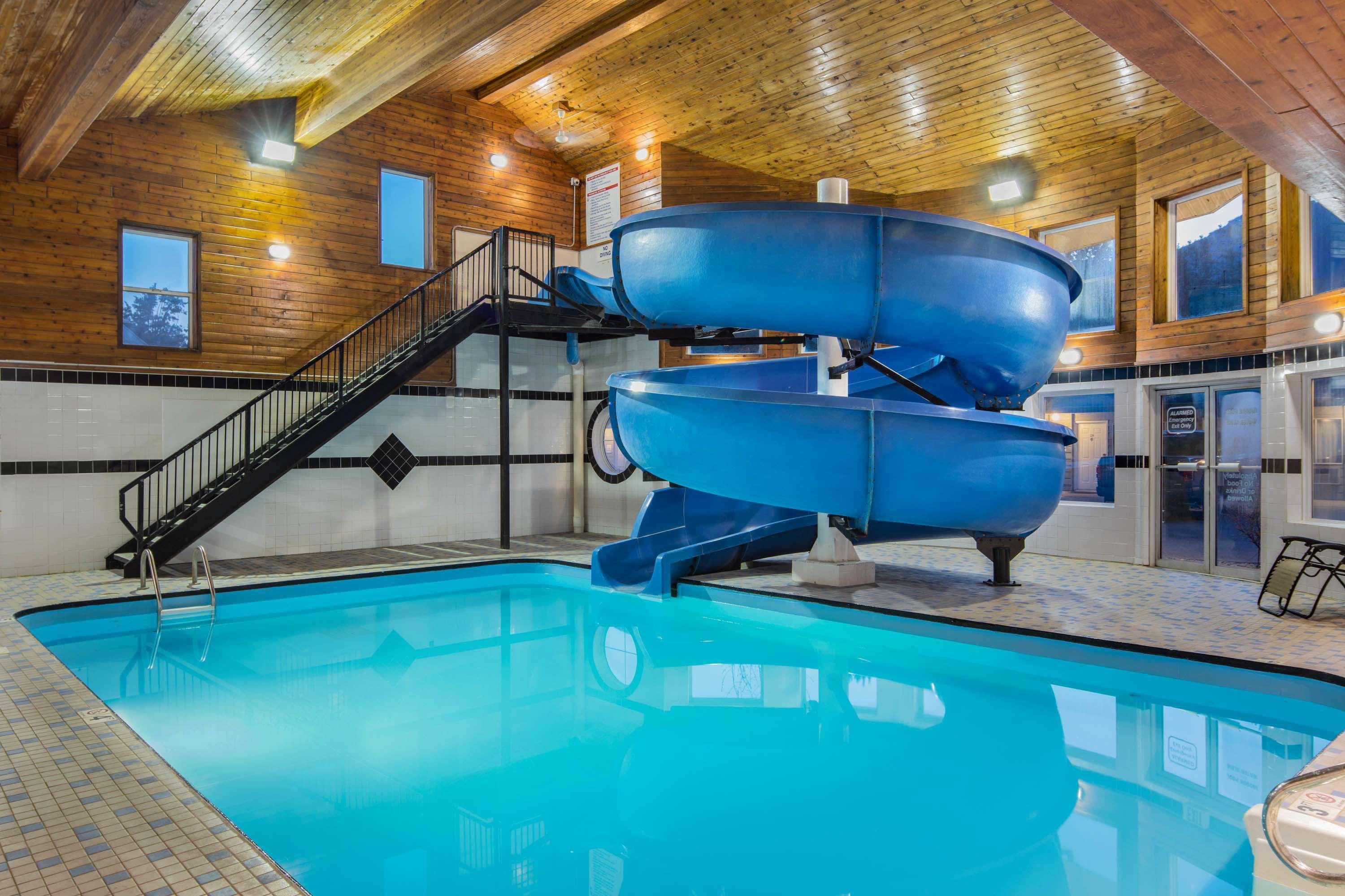 Travelodge By Wyndham Golden Sportsman Lodge Ngoại thất bức ảnh