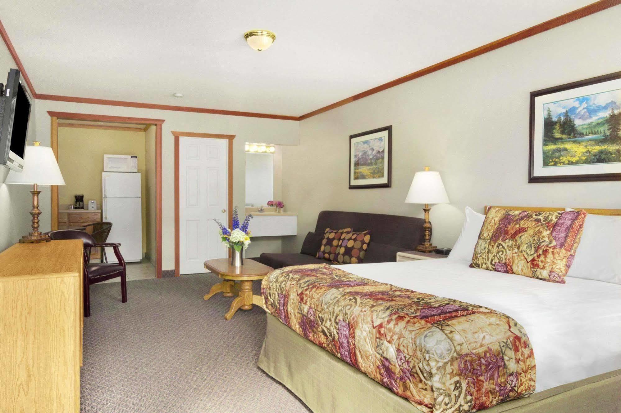 Travelodge By Wyndham Golden Sportsman Lodge Ngoại thất bức ảnh